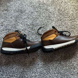 Timberland size 10.5 men’s hiking boots vibram sole